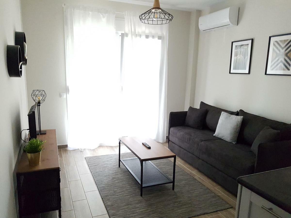 Fantastic Four Apartments Néoi Epivátai Extérieur photo