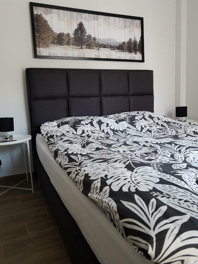 Fantastic Four Apartments Néoi Epivátai Extérieur photo