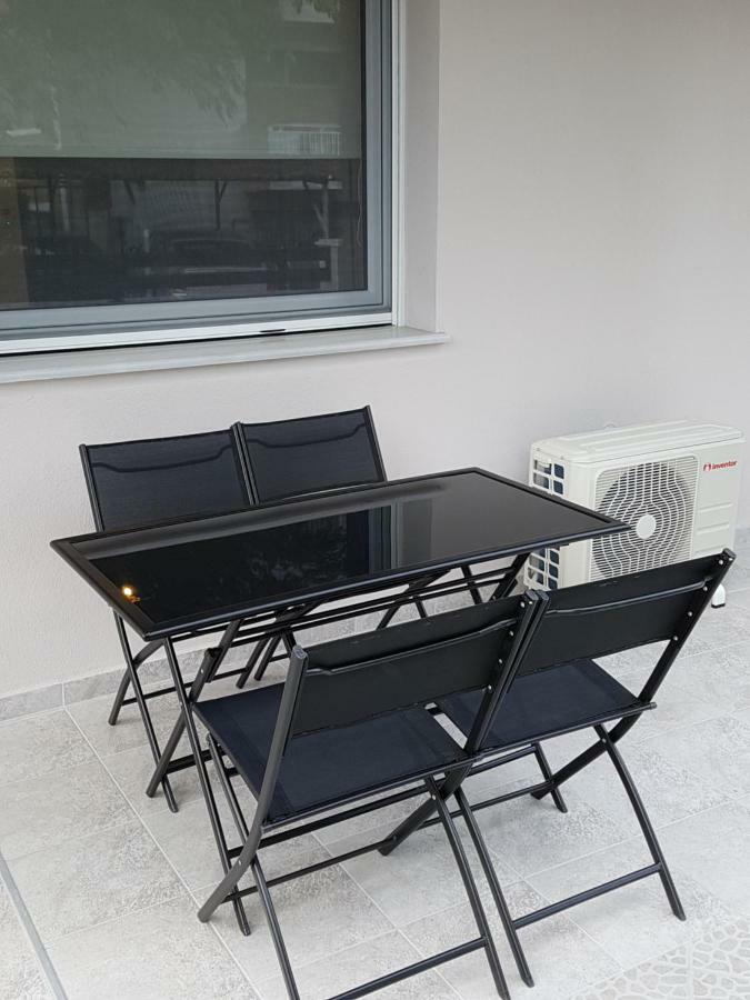 Fantastic Four Apartments Néoi Epivátai Extérieur photo