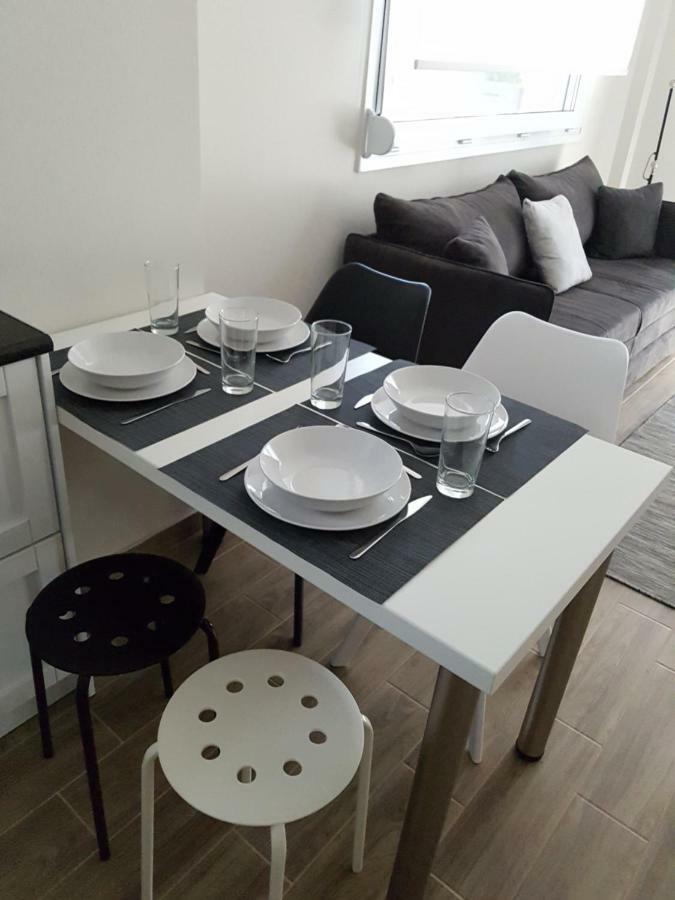 Fantastic Four Apartments Néoi Epivátai Extérieur photo