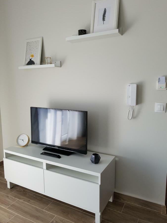 Fantastic Four Apartments Néoi Epivátai Extérieur photo