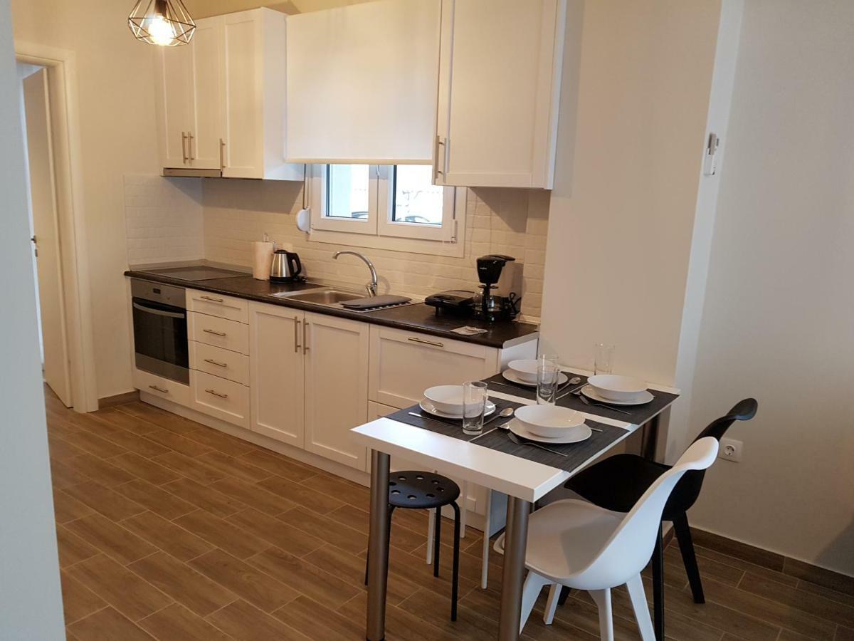 Fantastic Four Apartments Néoi Epivátai Extérieur photo