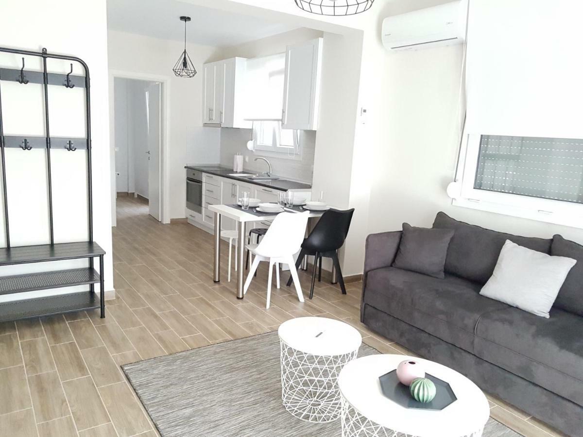 Fantastic Four Apartments Néoi Epivátai Extérieur photo