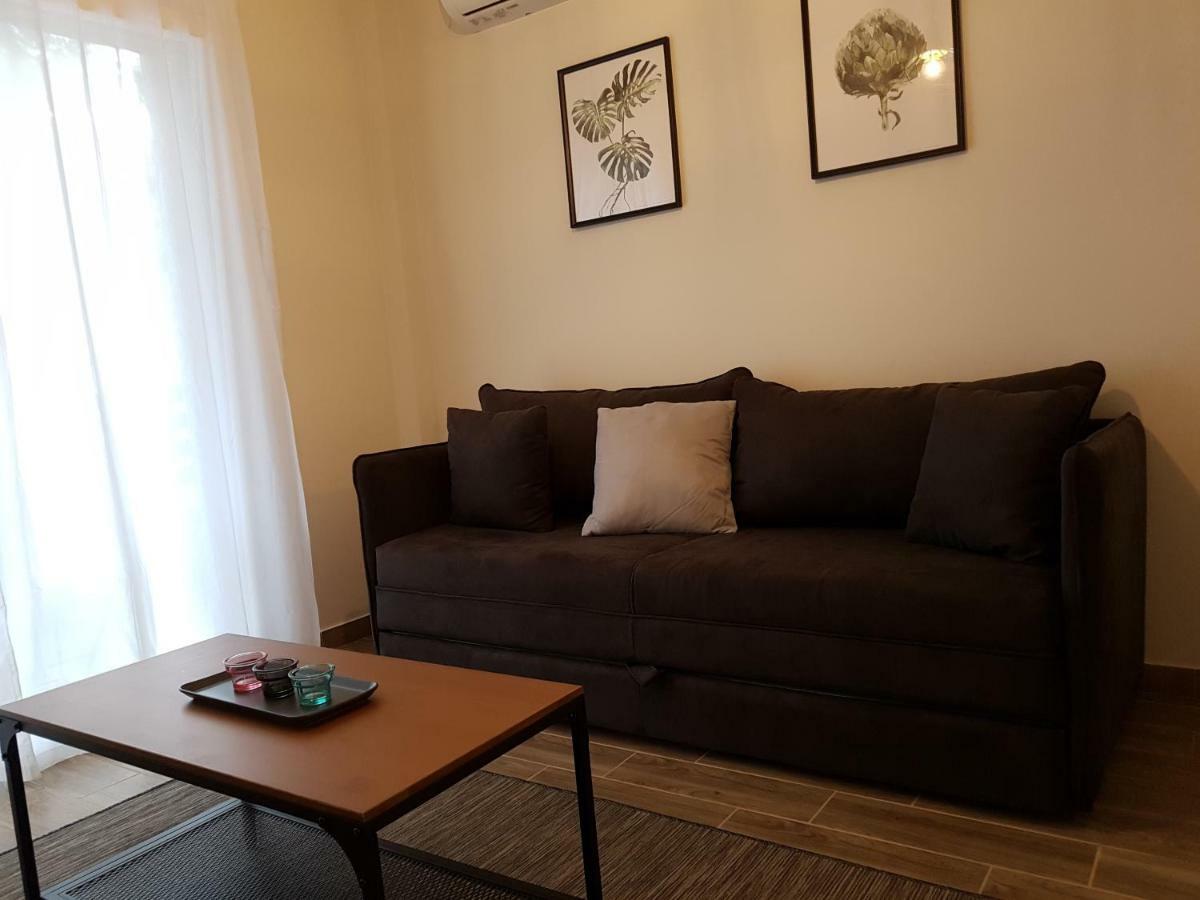 Fantastic Four Apartments Néoi Epivátai Extérieur photo