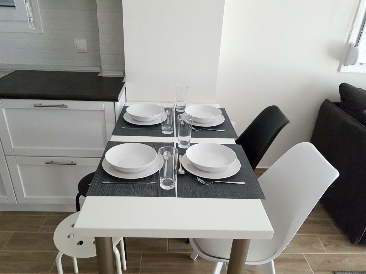 Fantastic Four Apartments Néoi Epivátai Extérieur photo